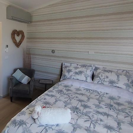 The Bay Lodge Pohara Экстерьер фото